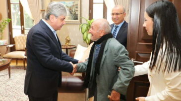 Vali Doğan, 98 Yaşındaki Mehmet Şükrü Vural’ı Makamında Ağırladı
