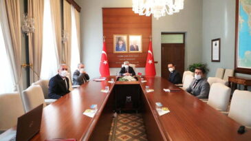 Vali Doğan Okullar İle İlgili  Brifing Aldı