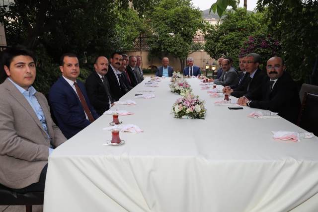 Vali Doğan Mülki İdare Amirleriyle Bayramlaştı