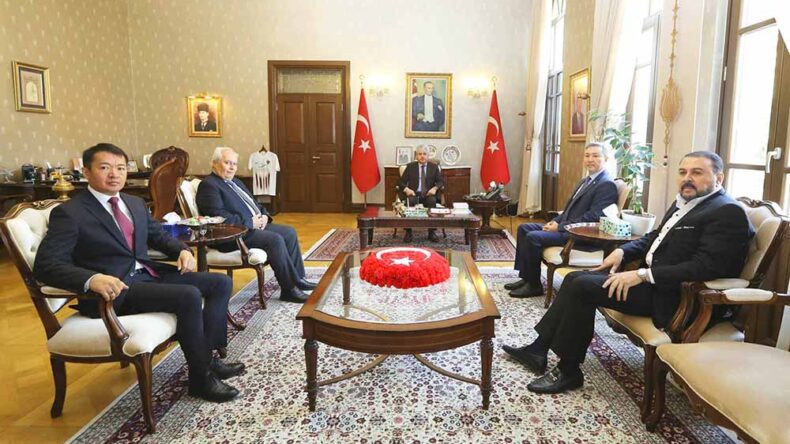 Vali Doğan, Kazakistan Ankara Büyükelçisi Sapiyev’i Makamında Kabul Etti