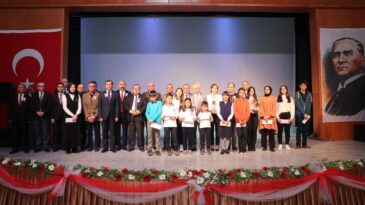 Vali Doğan Öğretmenler Gününü Kutladı