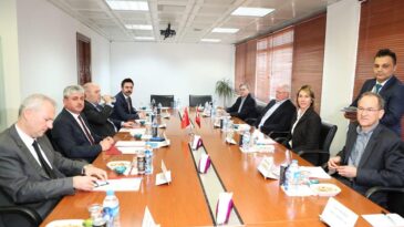 Vali Doğan ABD’li Heyetle Görüştü