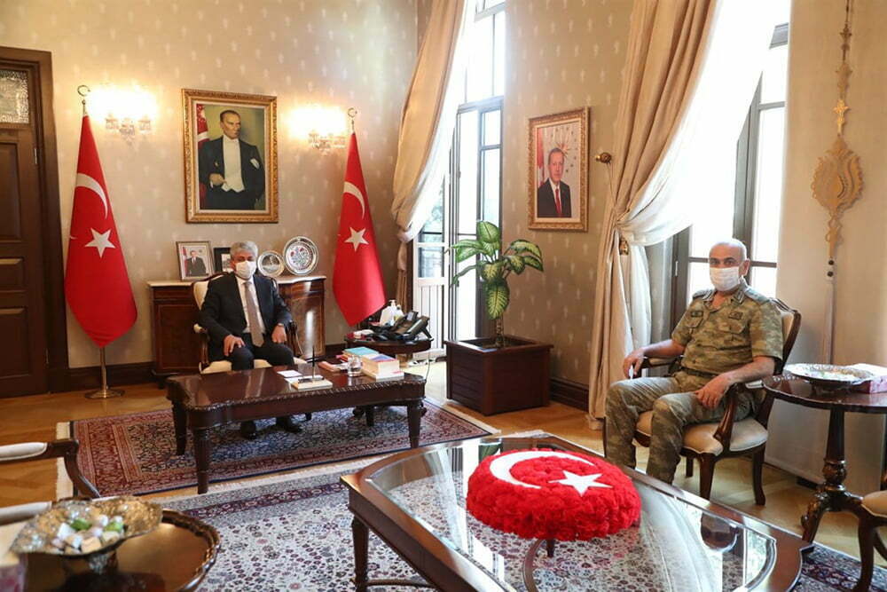 Vali Doğan, Tümgeneral Uzun’u Ağırladı