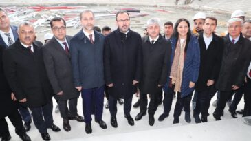 Bakan Kasapoğlu  Hatay Stadyumu’nu İnceledi