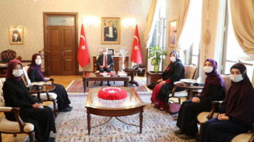 Vali Doğan’a Yarışma Birincisi Olan Öğrencilerden Ziyaret