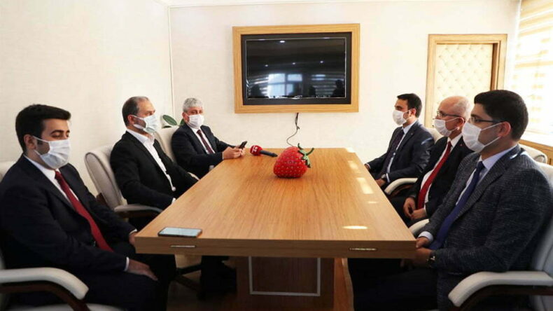 Yayladağı Çilek İşleme Tesisi Protokolü İmzalandı