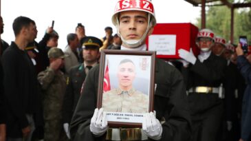 Hatay, Şehidini Son Yolculuğuna Uğurladı