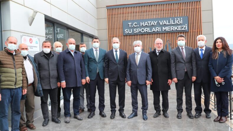 Vali Doğan, Arsuz’da Değerlendirme Toplantısı Yaptı