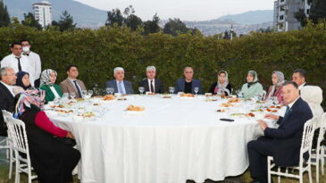 Şehit Ailelerimiz ve Gazilerimiz Onuruna İftar Yemeği Düzenlendi