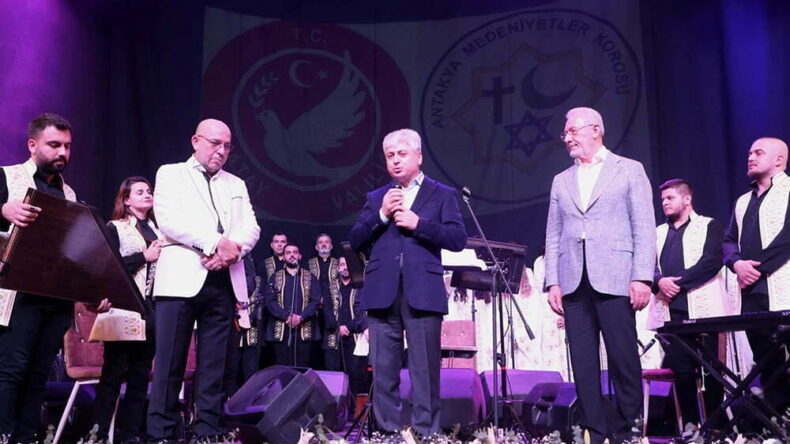 Vali Doğan, Medeniyetler Korosunun Konserine Katıldı