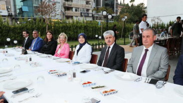Tayini Çıkan Mülki İdare Amirleri Onuruna Veda Yemeği