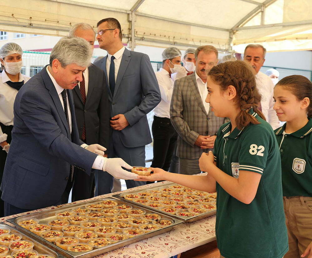 Vali Doğan Öğrencilerin Aşure Davetine Katıldı