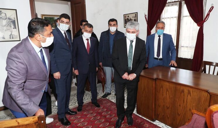 Vali Doğan, Cemil Meriç Kültür Evi’nde incelemelerde bulundu