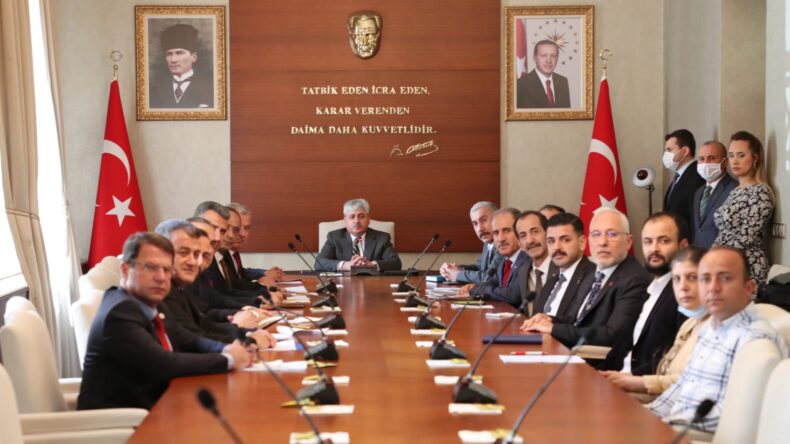 MİNİK DOSTLAR İÇİN İŞ BİRLİĞİ TOPLANTISI DÜZENLENDİ
