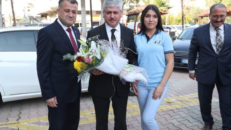 Vali Doğan Reyhanlı İlçesini Ziyaret Etti