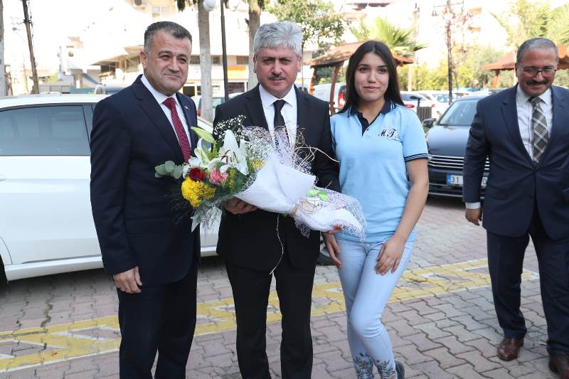 Vali Doğan Reyhanlı İlçesini Ziyaret Etti