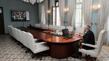 VALİ DOĞAN’DAN DEĞERLENDİRME TOPLANTISI