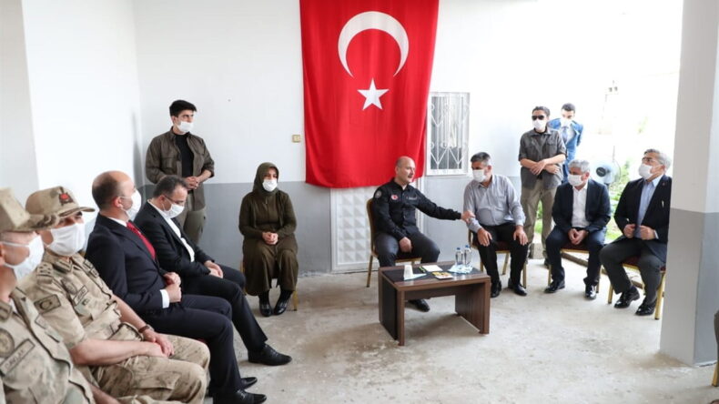 İçişleri Bakanı Süleyman Soylu’dan Şehit Ailesine Ziyaret