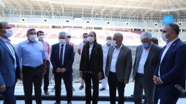 Vali Doğan Hatay Milletvekilleri ile Birlikte Hatay Stadyumunu İnceledi