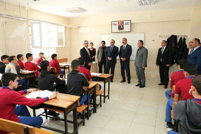 Vali Doğan Geçici Eğitim Merkezini İnceledi