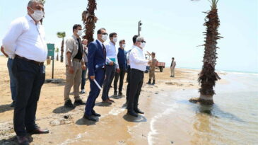 Vali Doğan Burnaz Plajı’nda İncelemelerde Bulundu