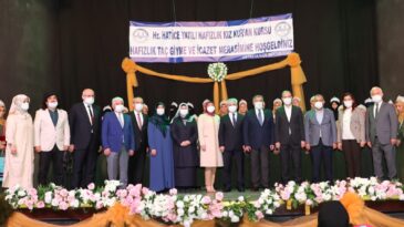 Vali Doğan, Hafızlık Taç Giyme Ve İcazet Törenine Katıldı