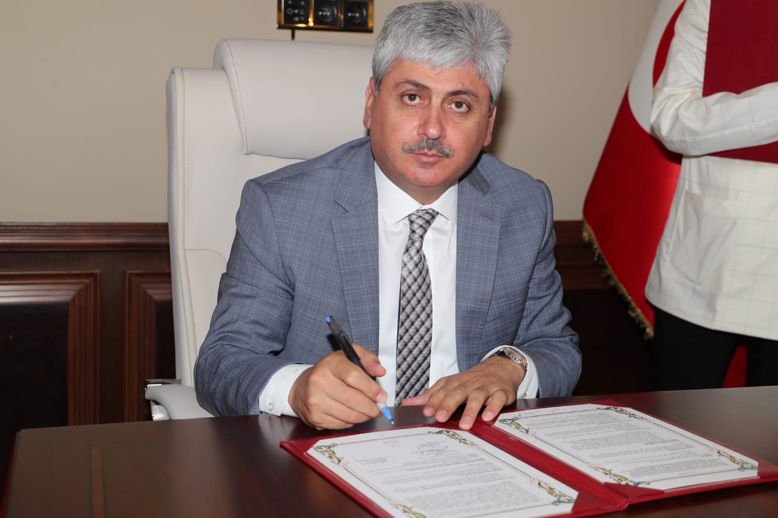 Vali Doğan Recep Atakaş ile Protokol İmzaladı