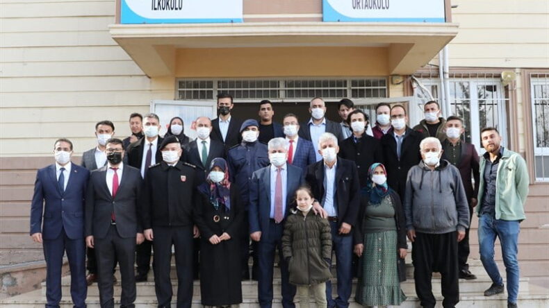 Vali Doğan, Bitiren Şehit Harun Çınar İlkokul ve Ortaokulu’nu Ziyaret Etti