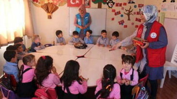 Türk ve Suriyeli miniklere uyum desteği