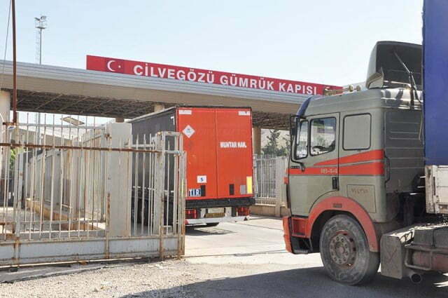 BM’den Suriye’ye 28 tırlık insani yaşam malzemesi