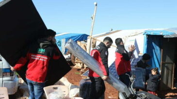 Suriye’deki sel mağdurlarına yardım