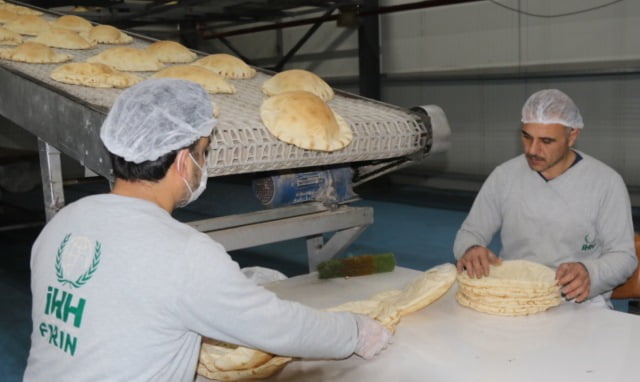 İHH’dan Suriye’ye 270 milyon ekmek