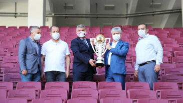 Vali Doğan Hatay Stadyumunda İncelemelerde Bulundu