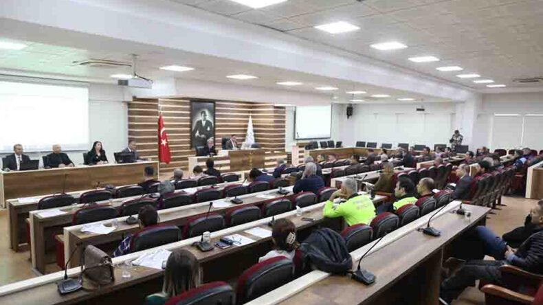 ÖZEL HALK OTOBÜSLERİNİN İŞLETME HAKKI UKOME’DE GÖRÜŞÜLDÜ