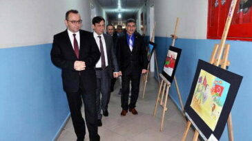 Suriyeli öğrencilerden  Çanakkale Zaferi kutlaması