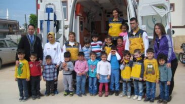 112 EKİBİNDEN MİNİKLERE YAŞAMA YOL VER EĞİTİMİ