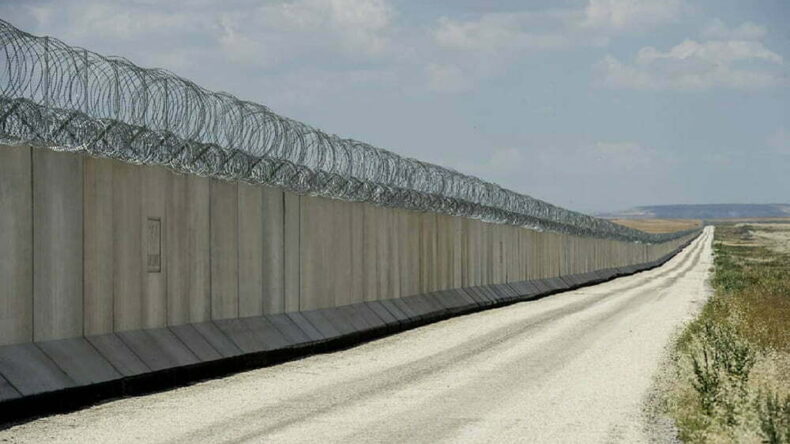 SINIRA 832 KİLOMETRE DUVAR!