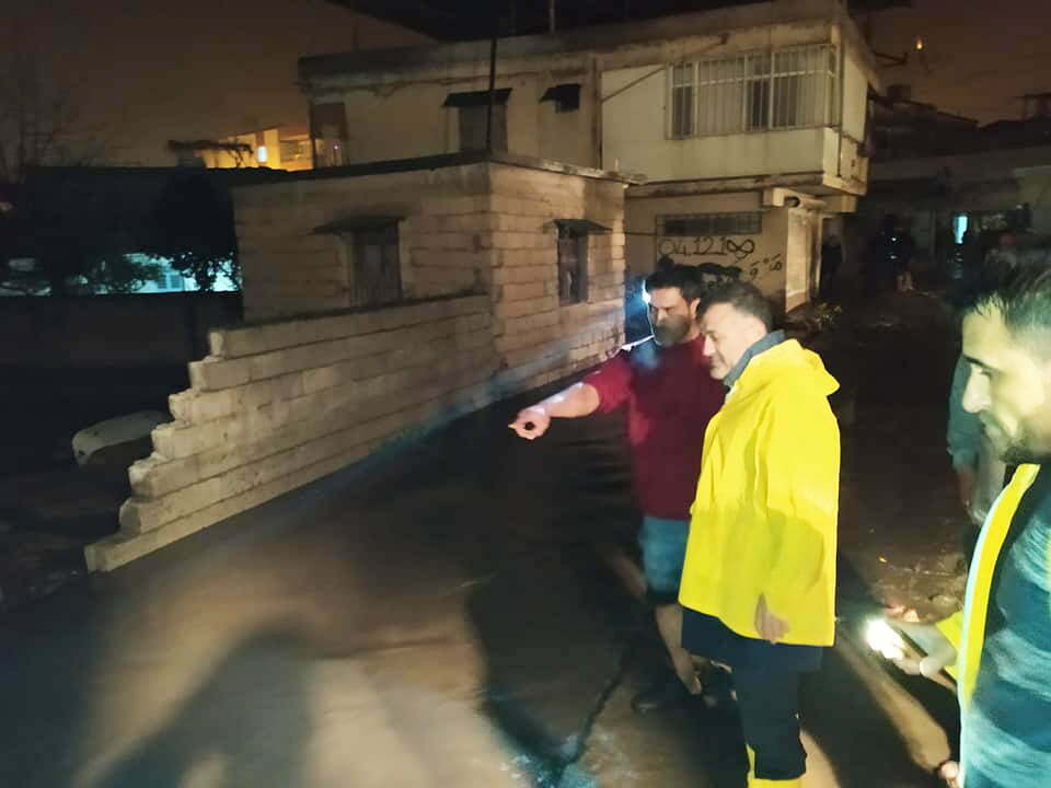 HACIOĞLU, YAĞIŞTAN ETKİLENEN VATANDAŞLARIN YANINDA