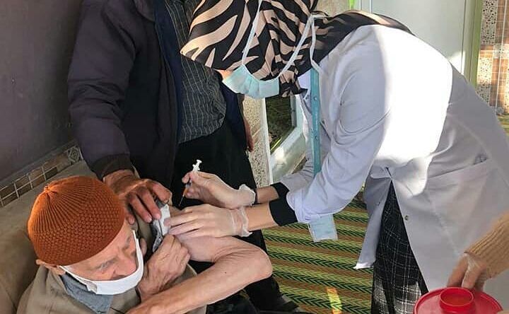 Yaşlıların aşılanması başladı