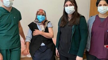 Yaşlıların aşılanması sürüyor