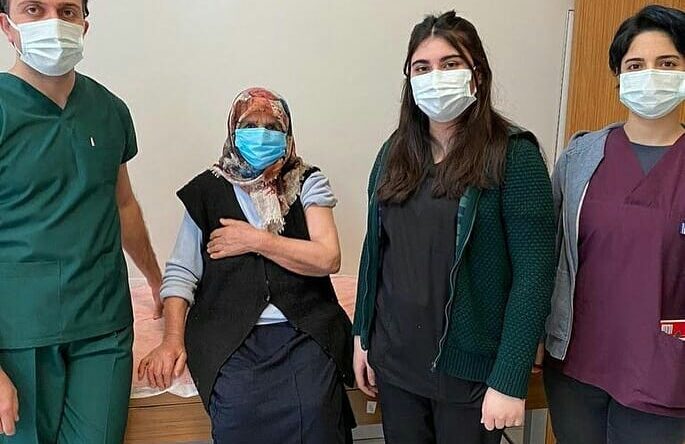 Yaşlıların aşılanması sürüyor