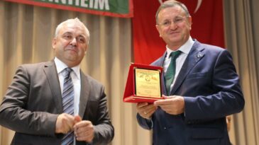 BAŞKAN SAVAŞ, ALMANYA’DAKİ KARDEŞLİK KONFERANSI’NA KATILDI