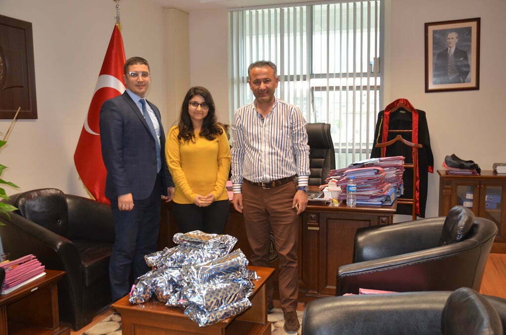 Uzlaştırma görüşmeleri sonucunda okula kırtasiye malzemesi bağışlandı