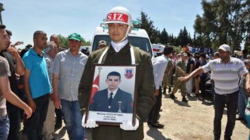 Hataylı şehit son yolculuğuna uğurlandı