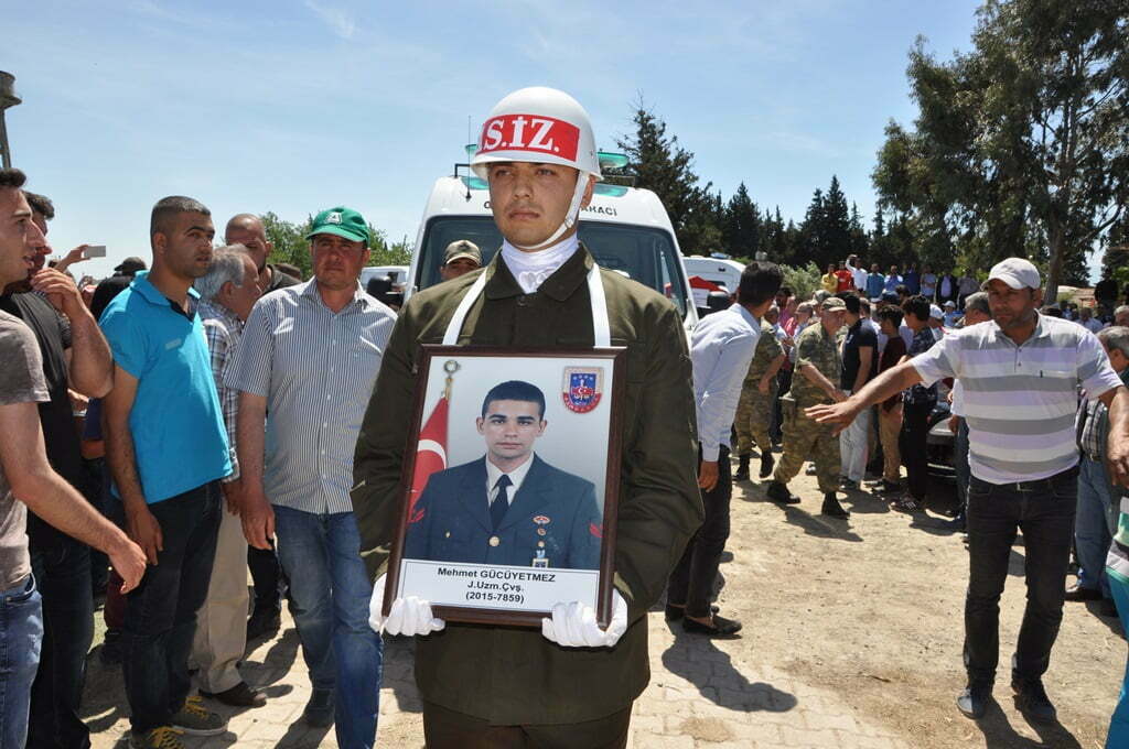 Hataylı şehit son yolculuğuna uğurlandı