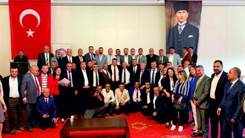 Başkan Teksöz güven tazeledi