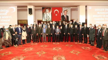 Vali Doğan Devlet Övünç Madalyası Tevcih Etti