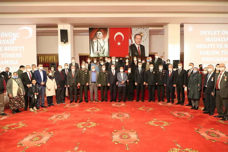 Vali Doğan Devlet Övünç Madalyası Tevcih Etti