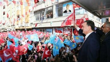 DÖRTYOL BAŞKAN SAVAŞ’I BAĞRINA BASTI