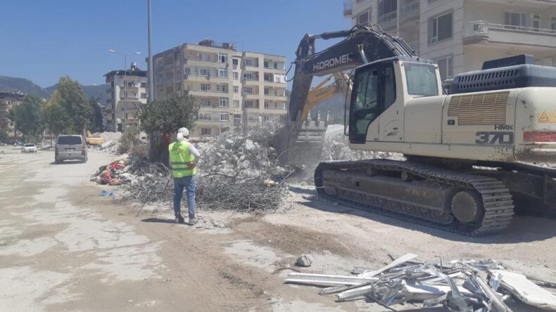 HBB’DEN YIKIM VE MOLOZ AYRIŞTIRMA ÇALIŞMALARINA TEPKİ